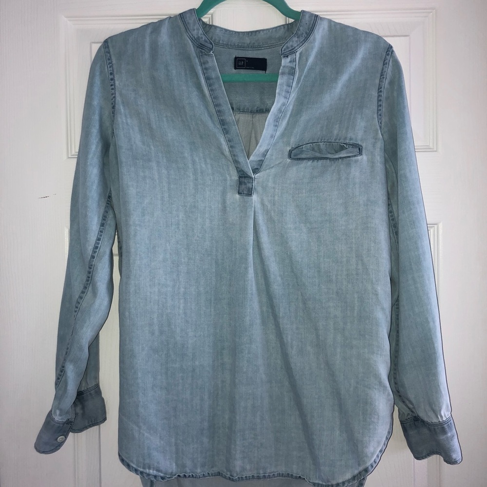 Gap chambray blouse